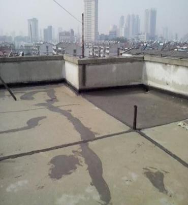 阿荣漏水维修 楼顶漏水是什么原因，楼顶漏水维修方法是什么?